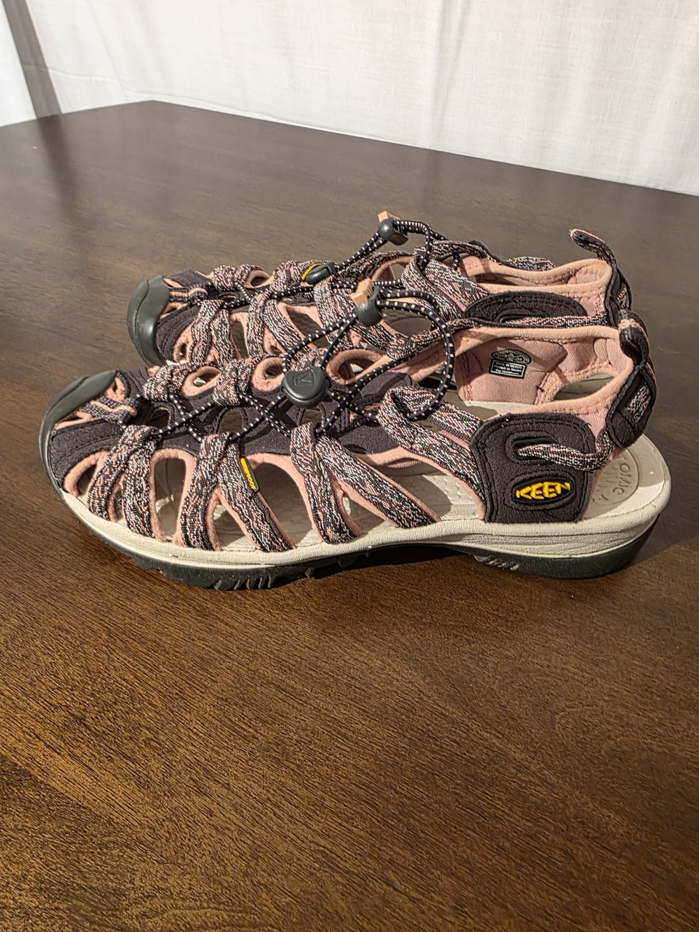 KEEN Women's Pink Outdoor "Whisper" Closed Toe Sandals Sz 8